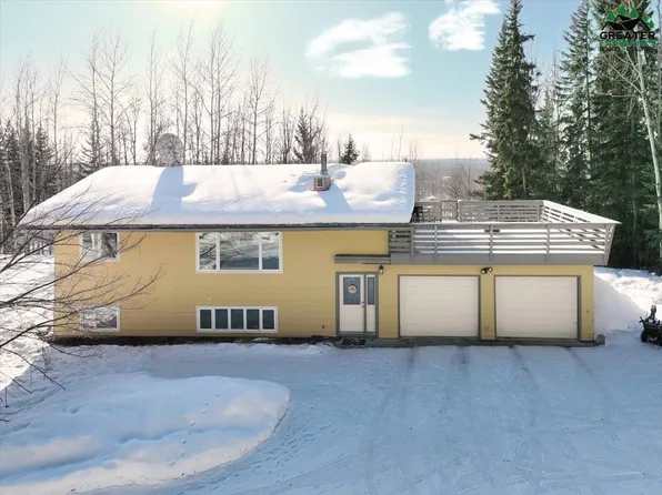 1419 Valley Dr, North Pole, AK 99705