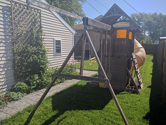 4th image of 5300 S Moody Ave