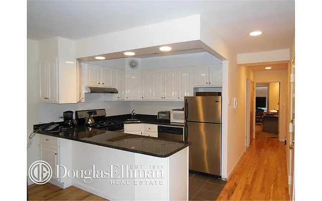 Rented by Douglas Elliman | media 8