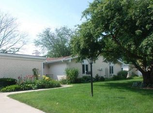 2326 Fields South Dr, Champaign, IL