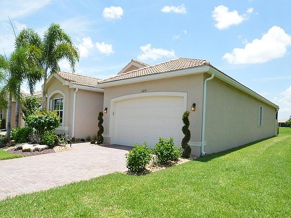 Home For Sale In Valencia Reserve