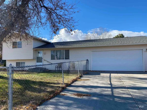 1405 N 3 E, Mountain Home, ID 83647