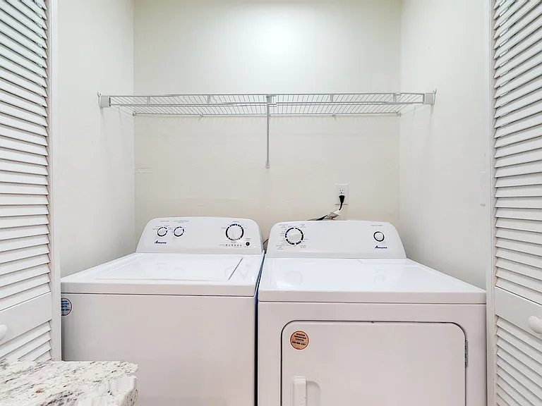 142 Topfield Rd #4 — Photo 5