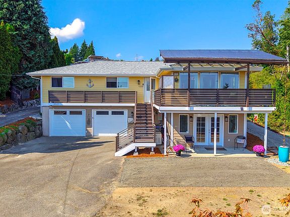3rd image of 3027 NE Parklane Drive