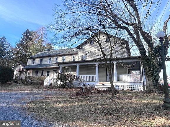 3rd image of 128 W Main St