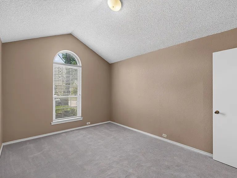 1207 Mistywood Ln — Photo 26