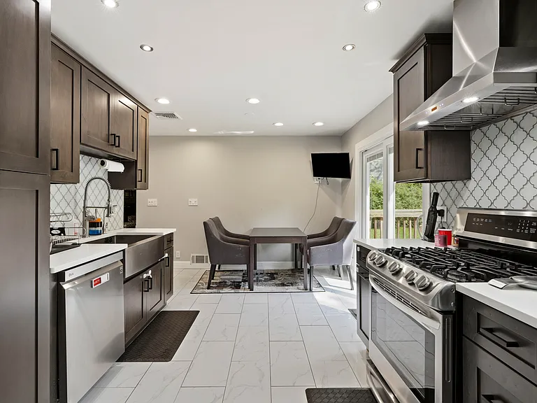 Eat-In-Kitchen Area