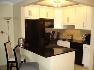 30 Dorchester #B, West Palm Beach, FL 33417