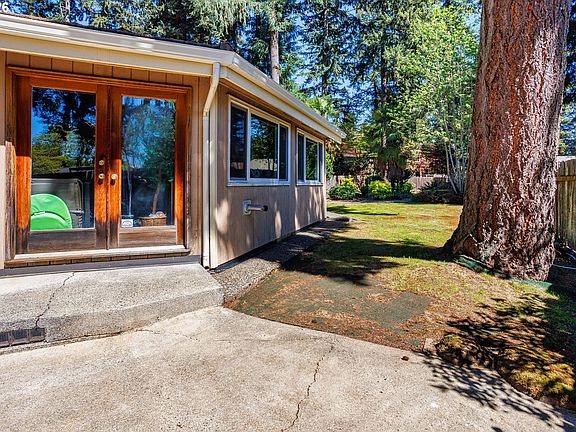 5th image of 12513 SE 18th Cir