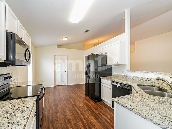 3rd image of 3120 Bellericay Ln