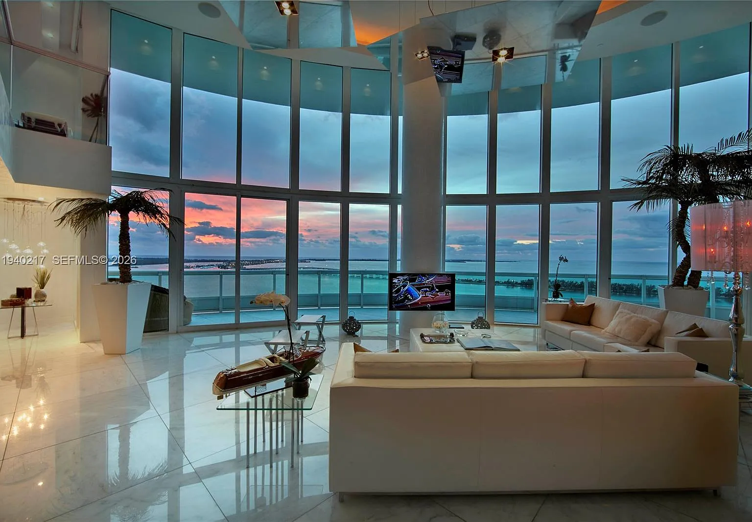 Santa Maria Condo — Photo 1