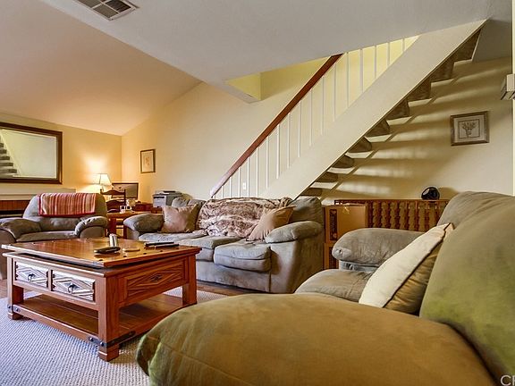 5th image of 1142 Strawberry Ln