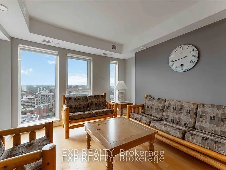 40 Nepean St #1607 — Photo 14