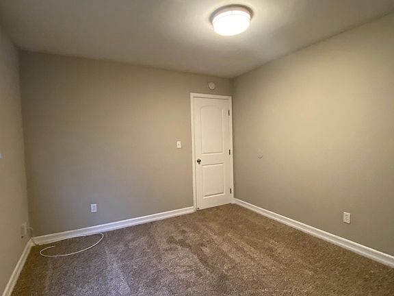4th image of 3877 46th St APT 2