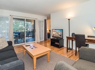 1 Hidden Lake Dr, North Brunswick, NJ 08902