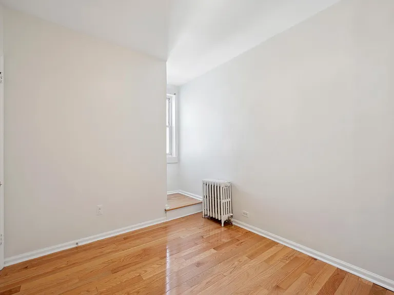 2345 E Harold St — Photo 11