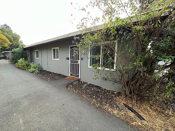 2nd image of 1576 - 1582 North Street