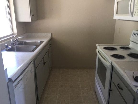 2nd image of 3273 Hilltop Dr