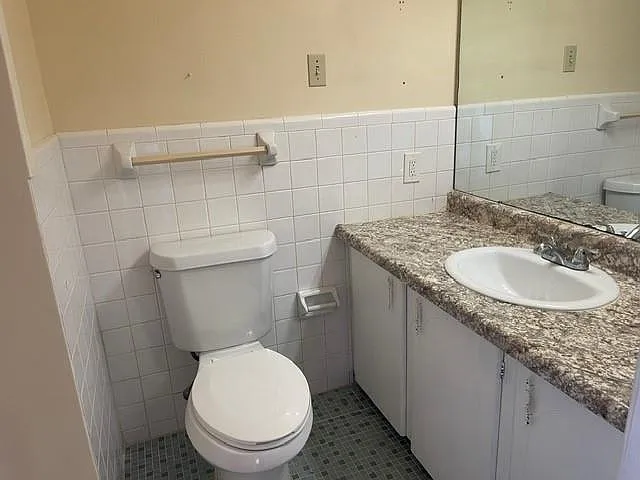 5801 Albany Ct — Photo 13