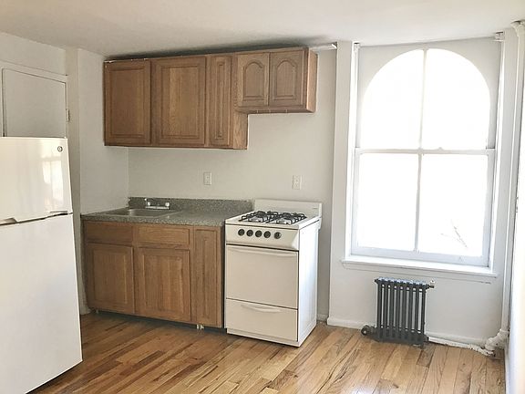 5th image of 32 Joralemon St APT 109