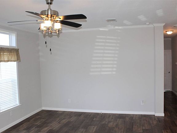 4th image of 5351 Laurel Oak Dr