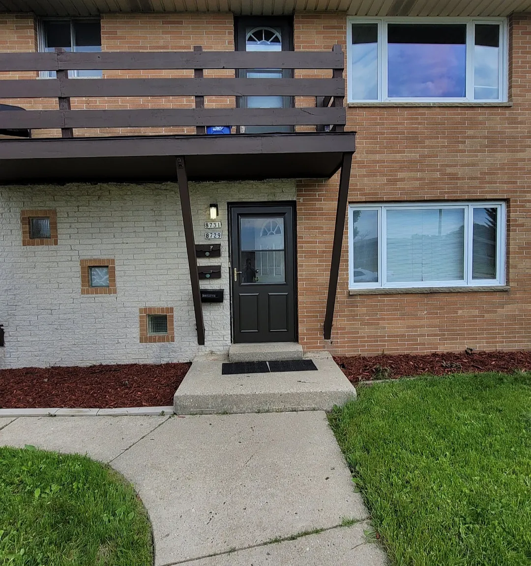 2 bed, 1.5 bath, 1100 sqft, $1,325 — Photo 1