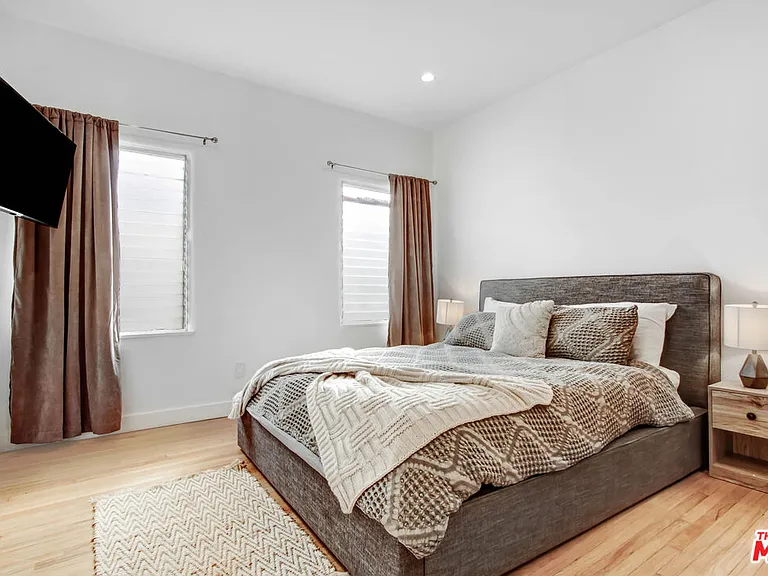 434 N Ogden Dr #1/2 — Photo 6