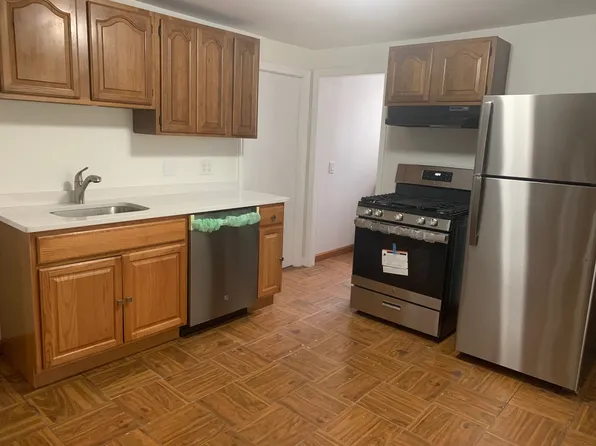 112 S Common St Floor 2, Lynn, MA 01902