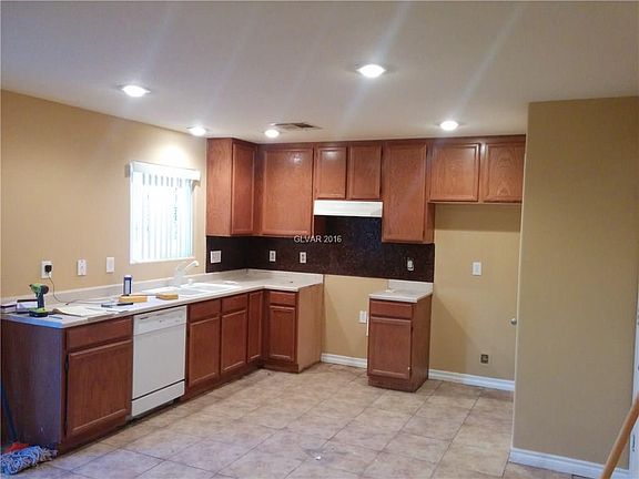 2nd image of 4979 Blue Marlin Ave