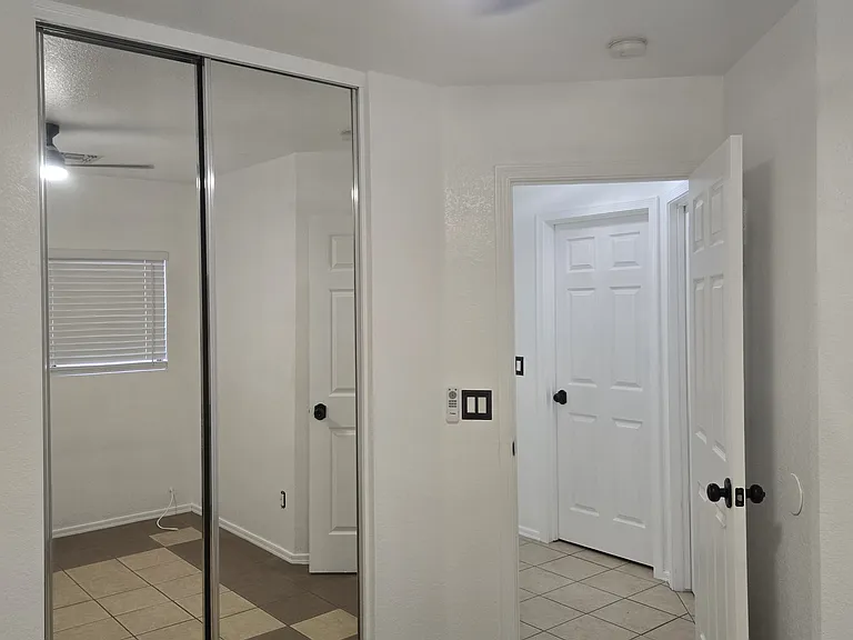 643 W Kingman Loop — Photo 12