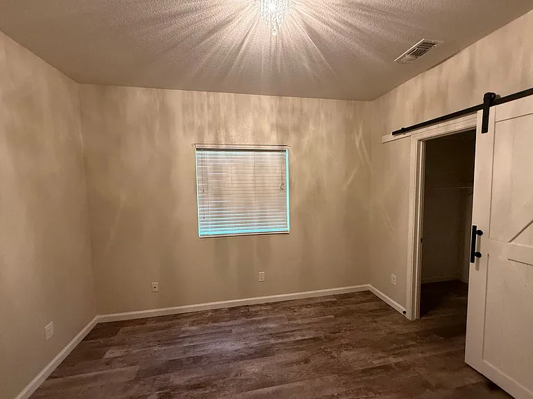 2995 Stable Dr — Photo 3