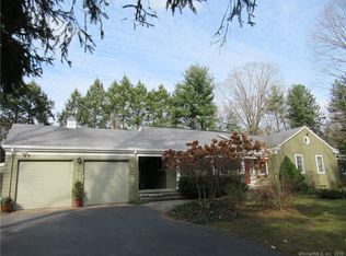 11 Burnt Swamp Rd, Woodbridge, CT 06525