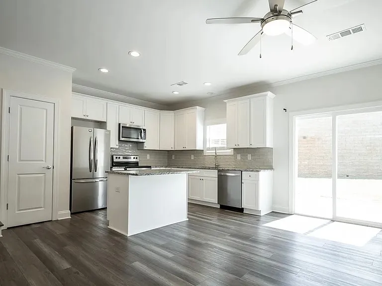 123 Magnolia Pl — Photo 2