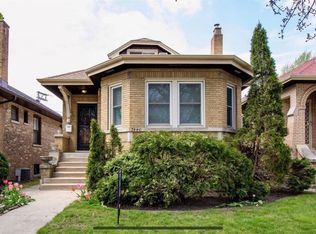 7440 N Rockwell St, Chicago, IL 60645