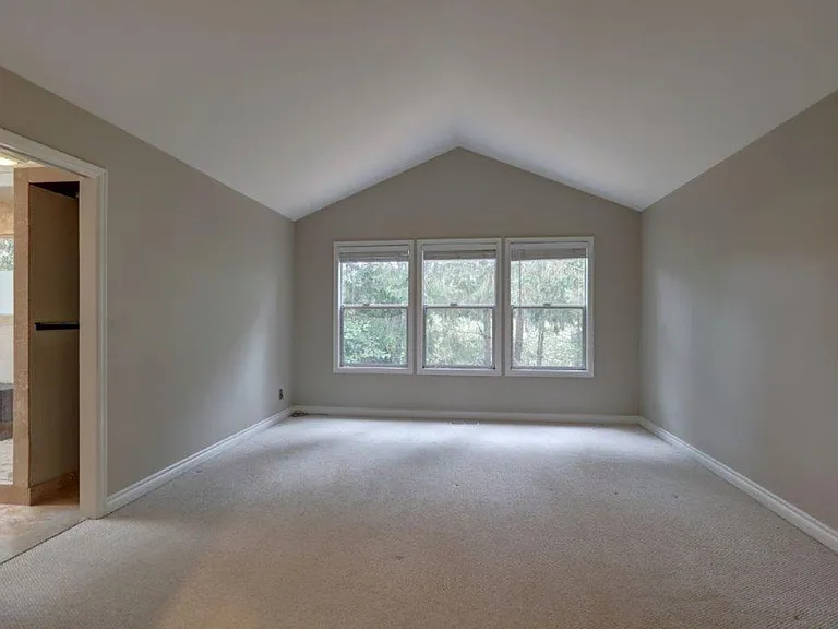 25451 SE 42nd Pl — Photo 16
