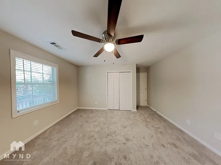 204 Eagles Crest Ct — Photo 11