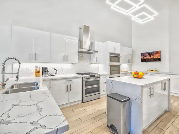 192 S Kavenish Dr, Rancho Mirage, CA 92270