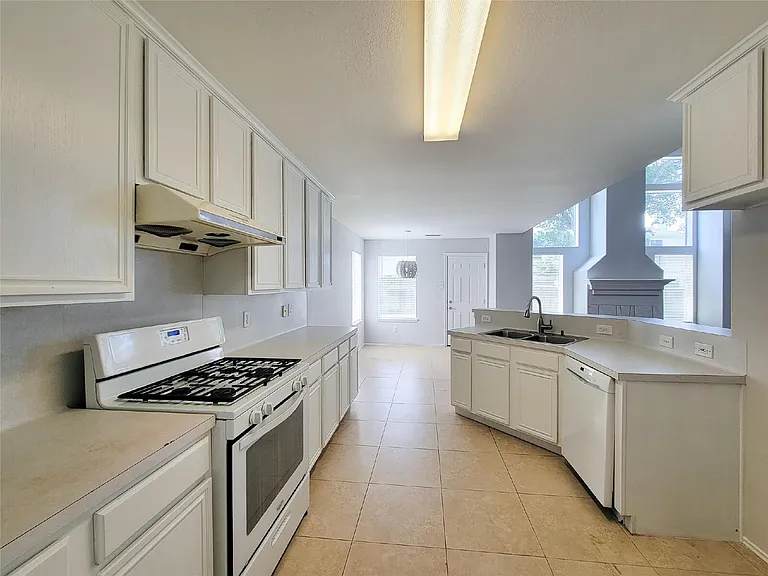 19726 Lindenfield Ct — Photo 14