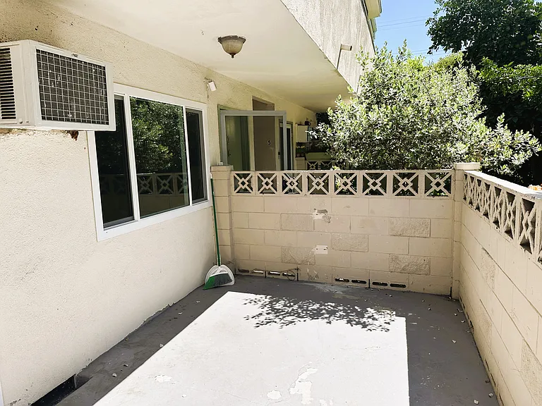 5115 Denny Ave #2 — Photo 8