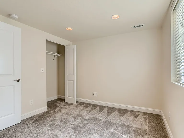 3425 E 31st Ave — Photo 18