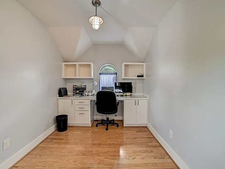 5838 Larkin St — Photo 34