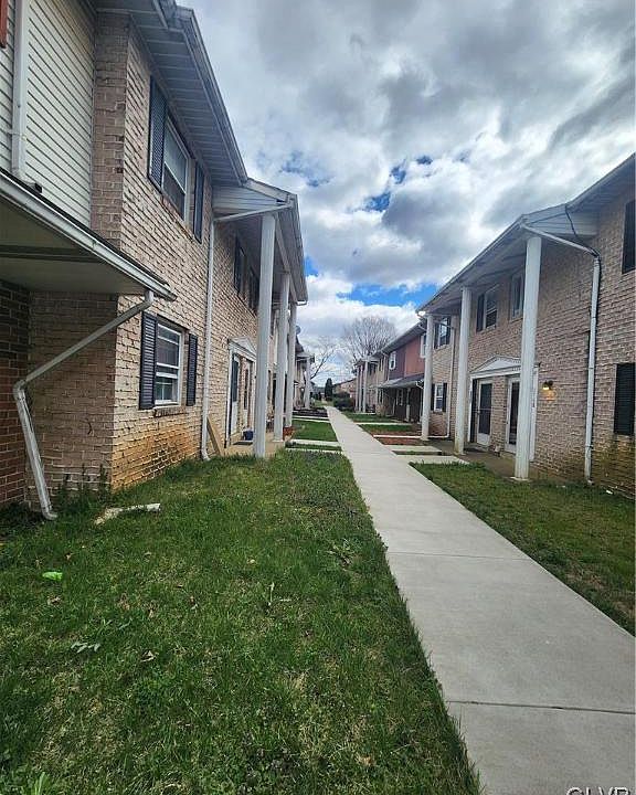 2nd image of 2764 Mary Ann Way