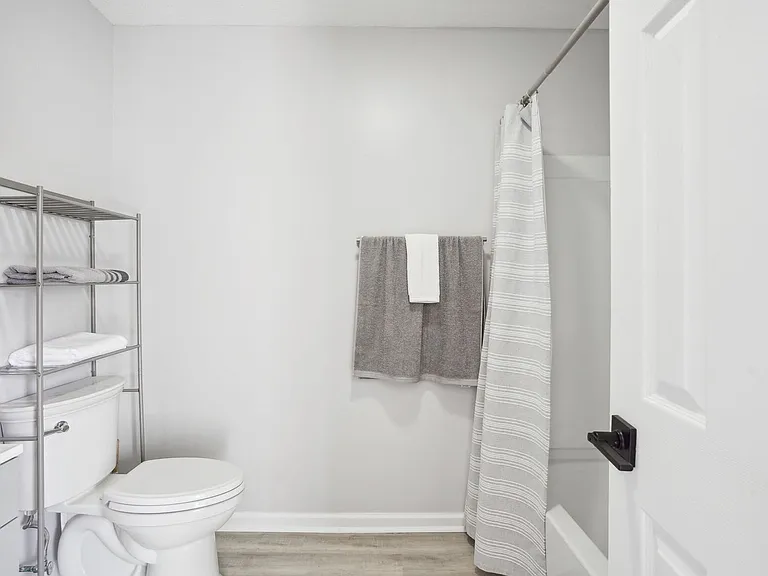 4101 Hessmer Ave #220 — Photo 11