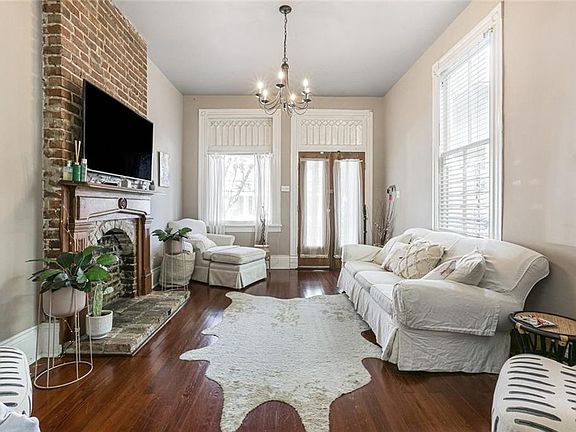 3rd image of 4604-06 Carondelet St
