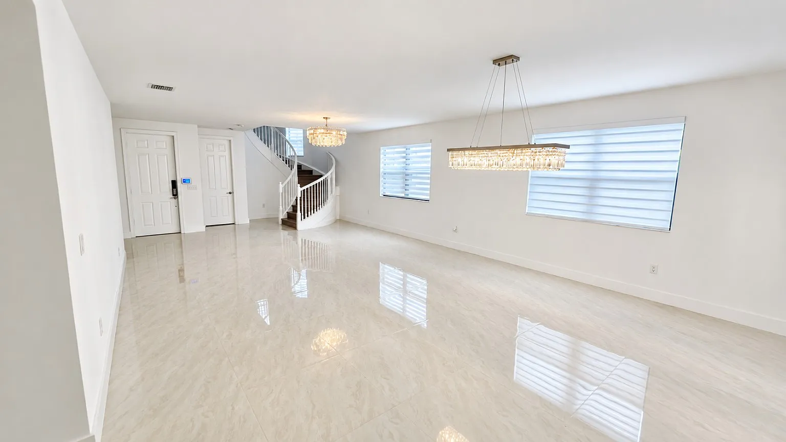 5 bed, 4159 sqft, $8,400 — Photo 2