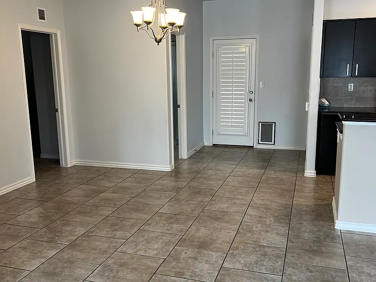 14636 Hunters Grove Ave — Photo 5