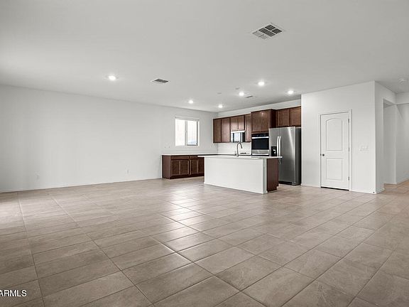 3rd image of 1426 E JAYCIE Drive