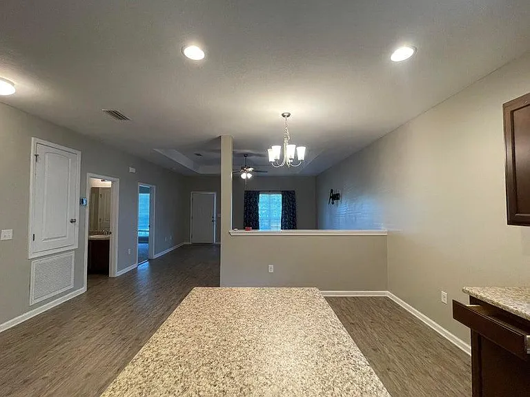186 Cornelia St — Photo 12