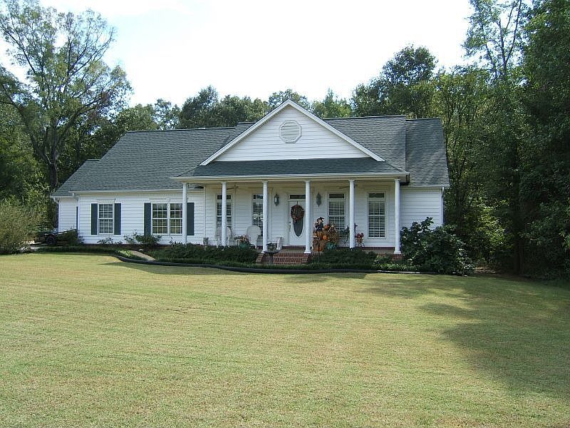 1st image of 135 Catalpa Dr