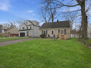 37 Lee Rd, Livingston, NJ 07039